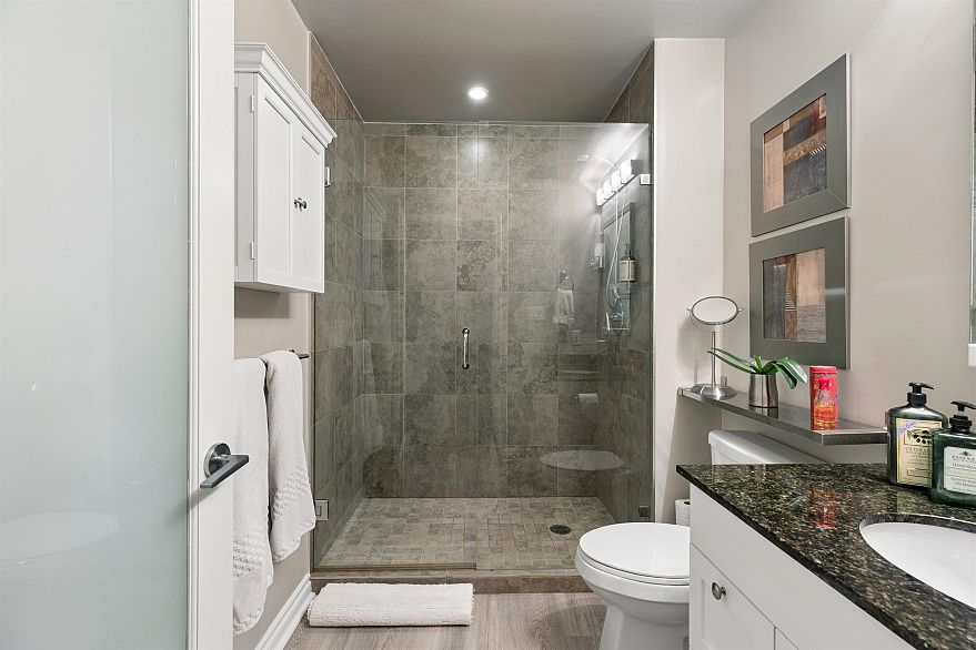 104 293 Smithe Street