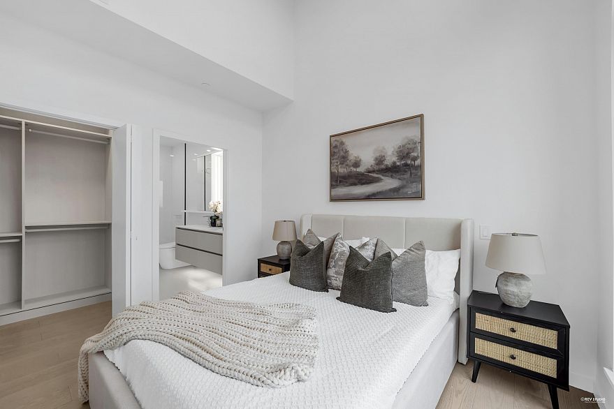 1001 8415 Granville Street