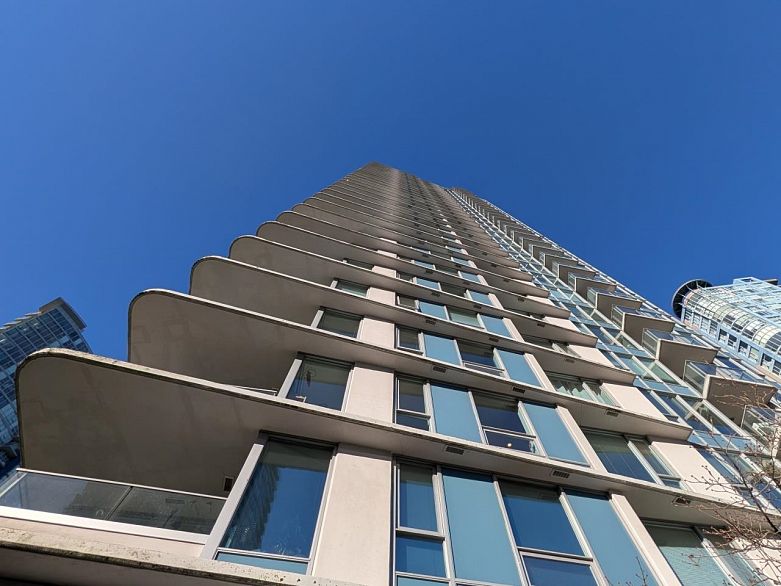 1006 188 Keefer Place