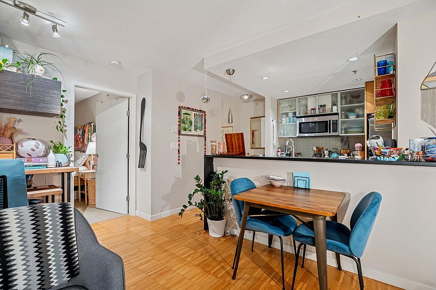 1901 33 Smithe Street