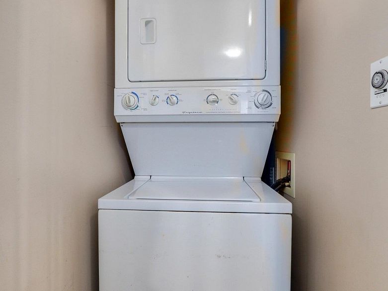 1006 188 Keefer Place