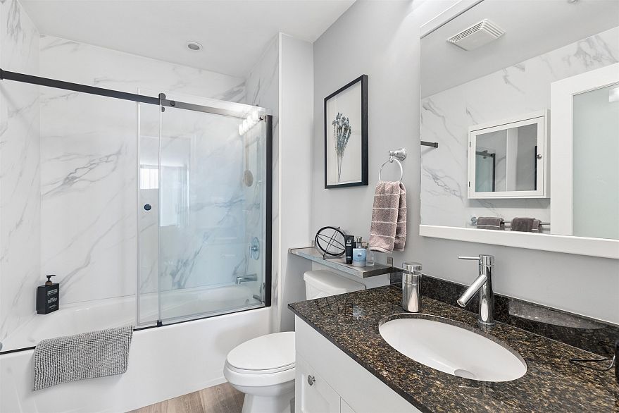 104 293 Smithe Street