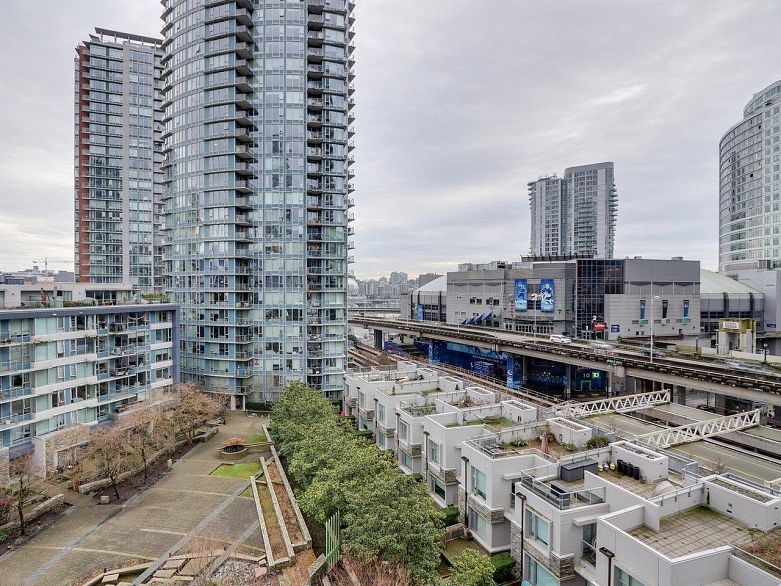 1006 188 Keefer Place