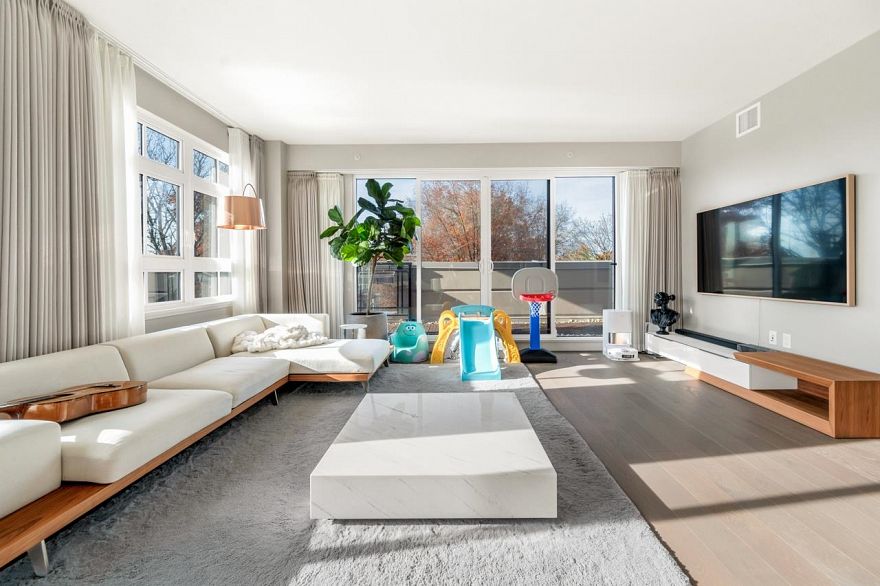 PH4 2089 W 43rd Avenue