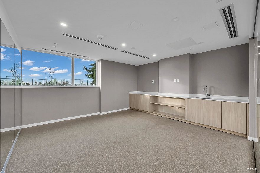 304 8415 Granville Street