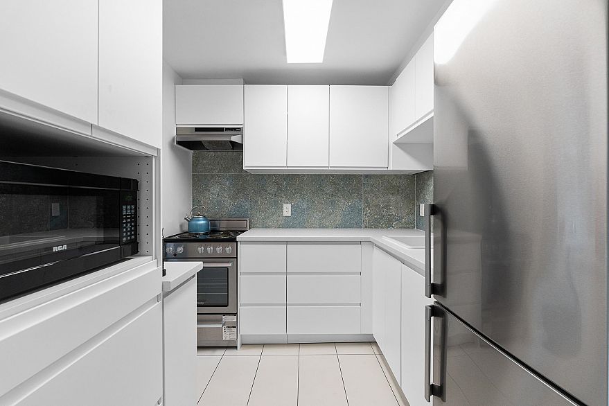 105 1875 W 8th Avenue