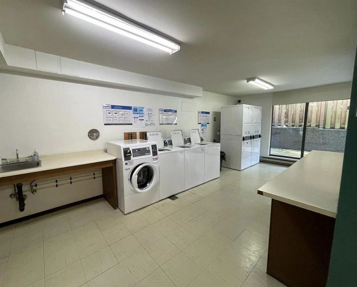 207 1080 Broughton Street