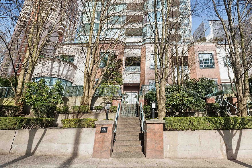 104 293 Smithe Street