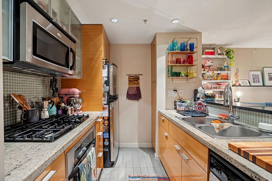 1901 33 Smithe Street