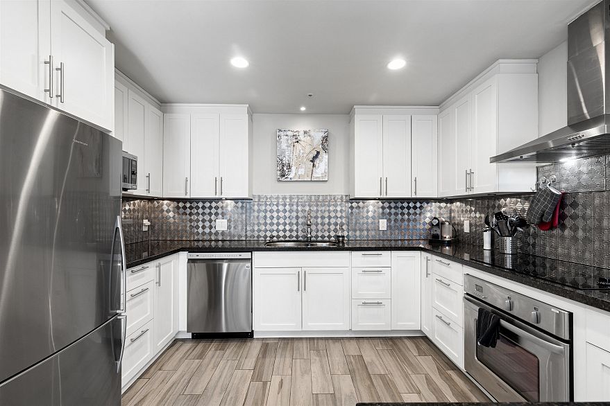 104 293 Smithe Street