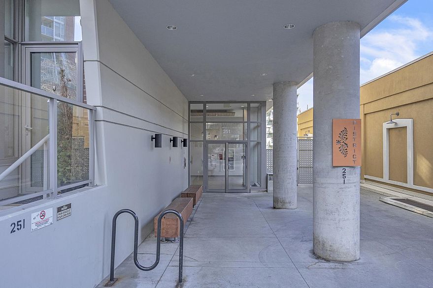 509 251 E 7th Avenue