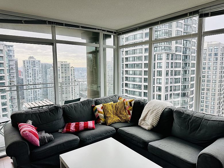 2407 888 Homer Street