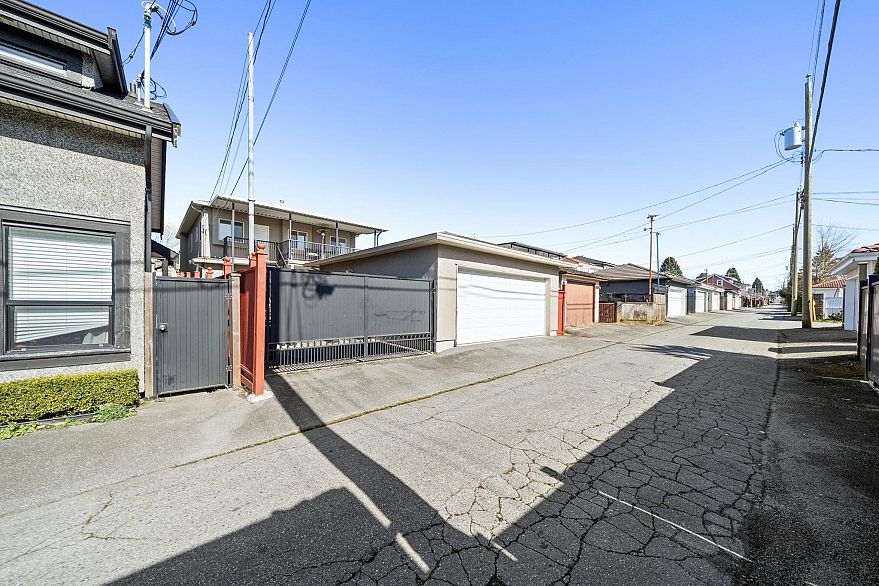 266 E 55th Avenue