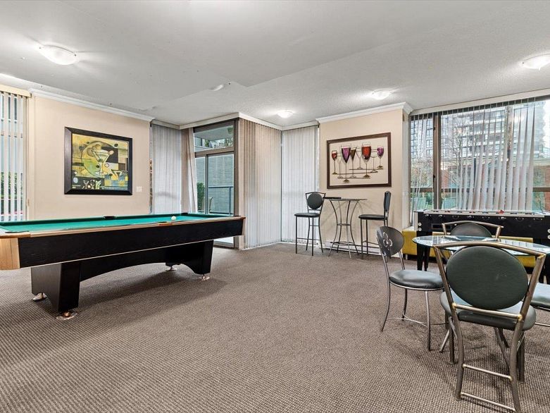 1203 928 Richards Street