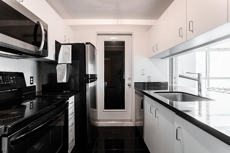 909 438 Seymour Street