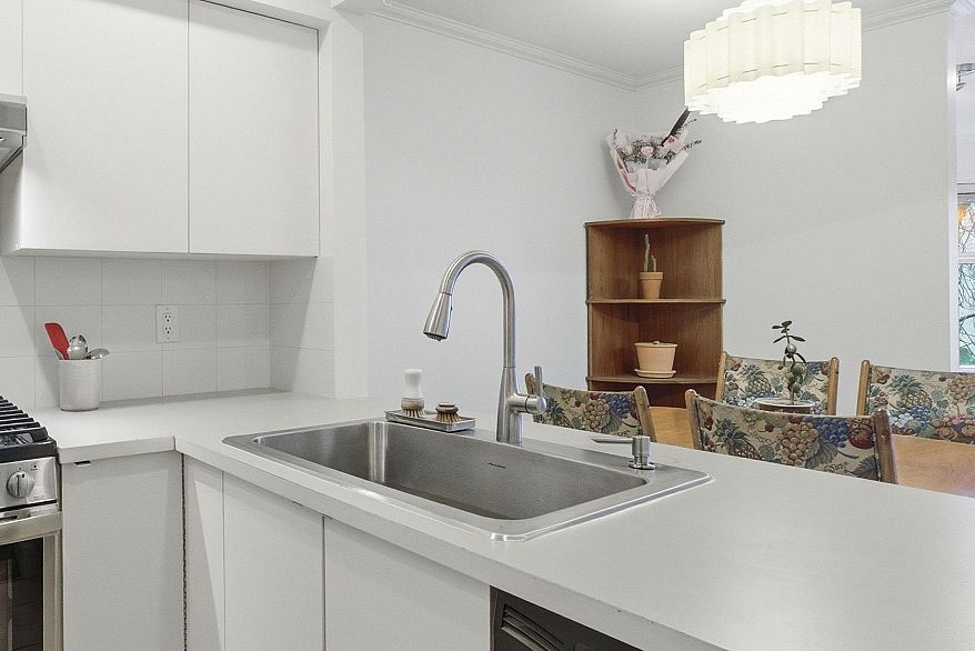 1405 Pendrell Street