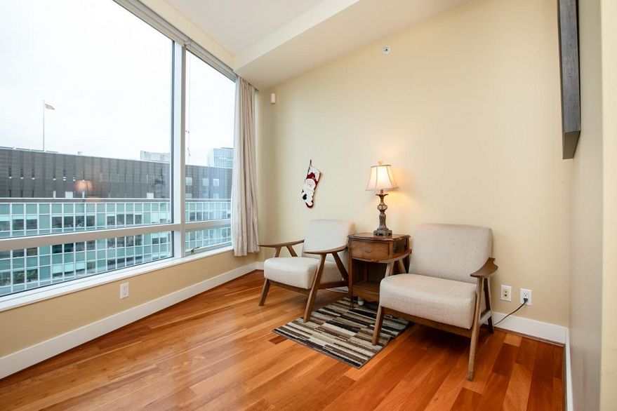 2804 1077 W Cordova Street