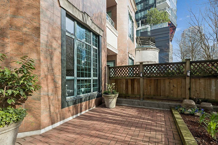 104 293 Smithe Street