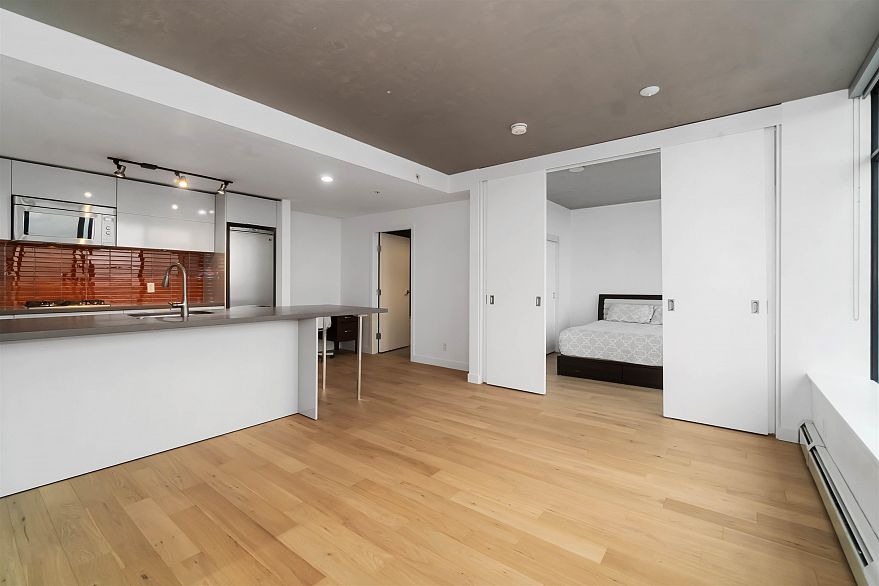 2803 108 W Cordova Street