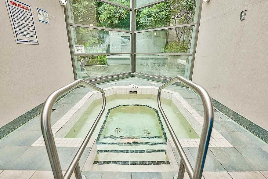 1203 928 Richards Street