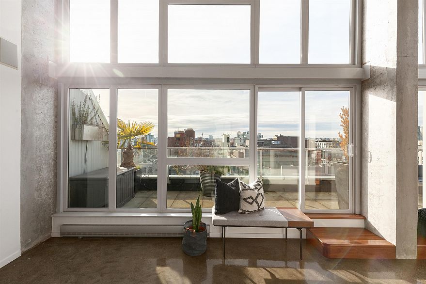 1002 289 Alexander Street