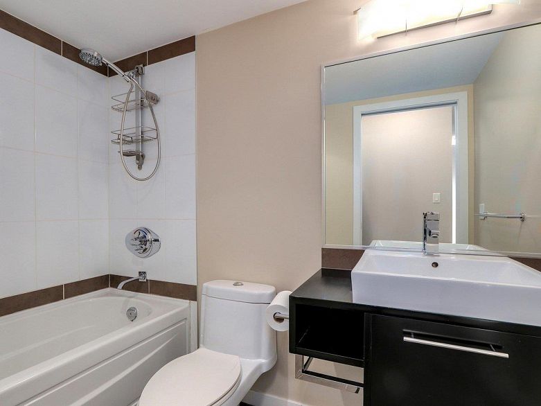 1006 188 Keefer Place