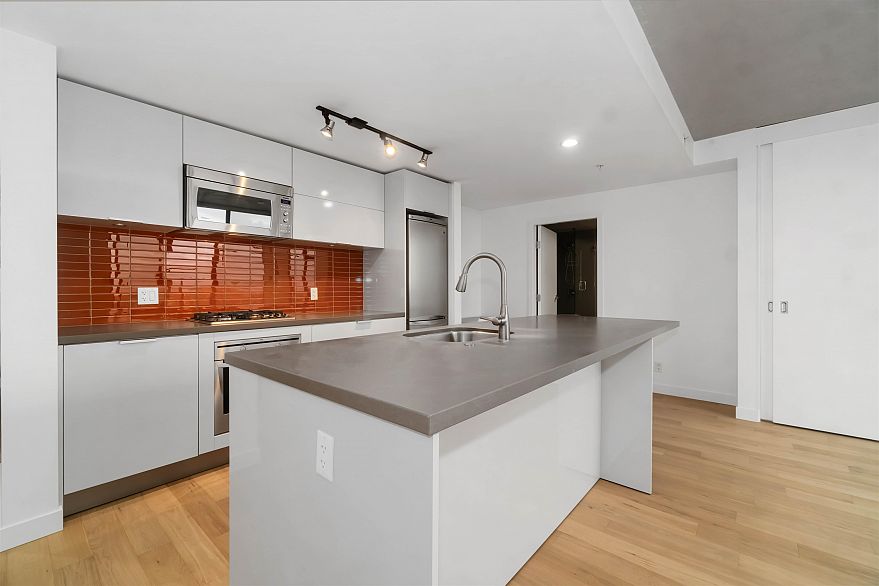 2803 108 W Cordova Street