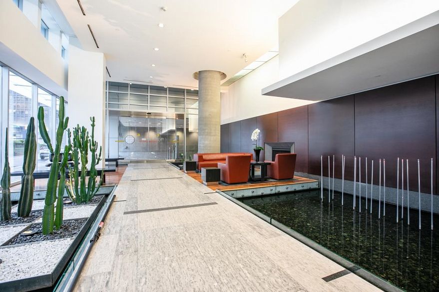 2804 1077 W Cordova Street