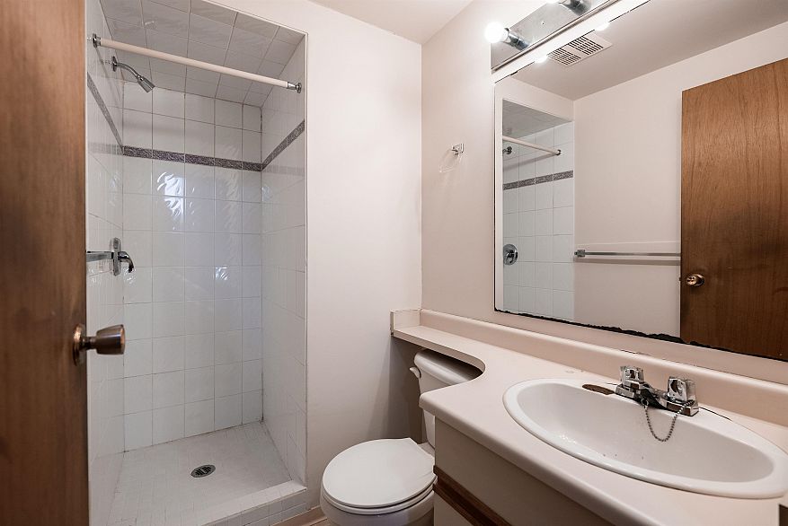 B3 1070 W 7th Avenue