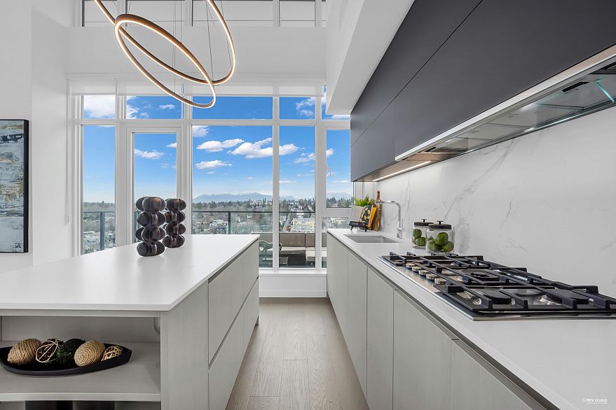 1001 8415 Granville Street