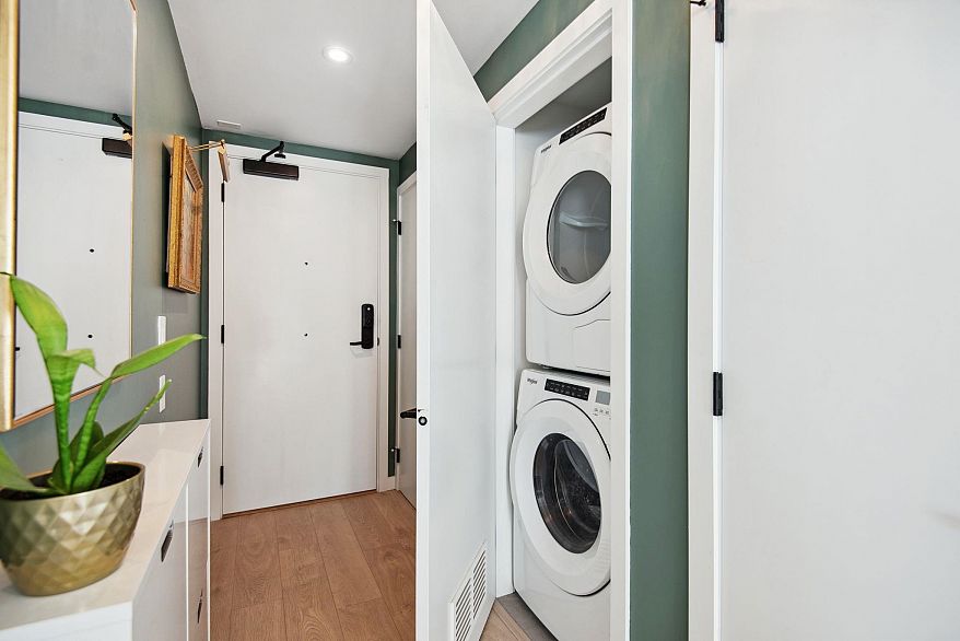 321 2520 Guelph Street