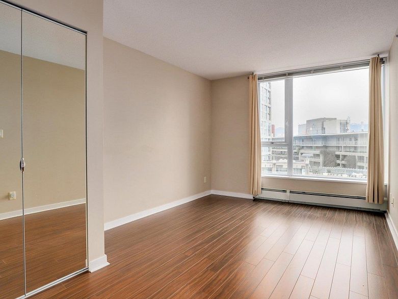 1006 188 Keefer Place