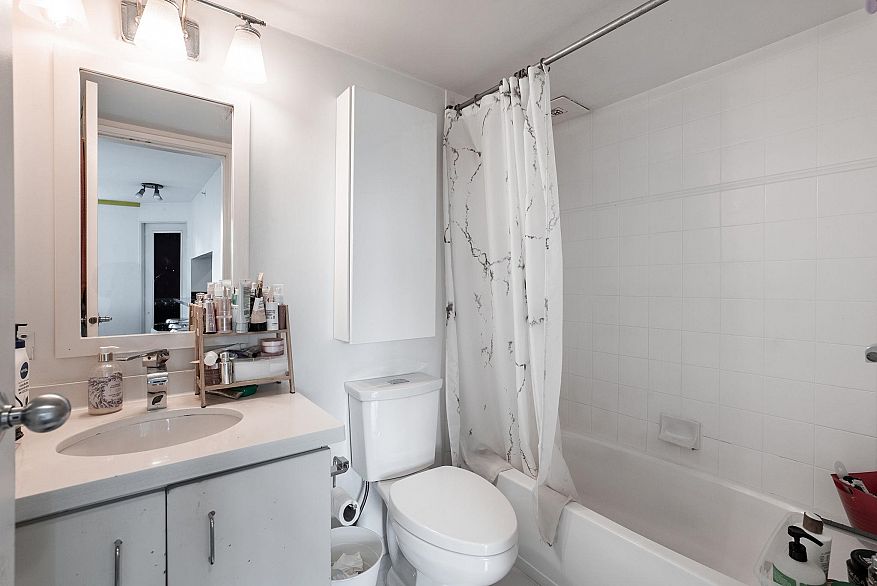 909 438 Seymour Street