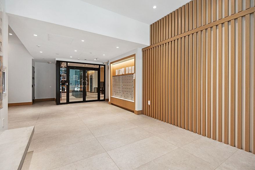 321 2520 Guelph Street