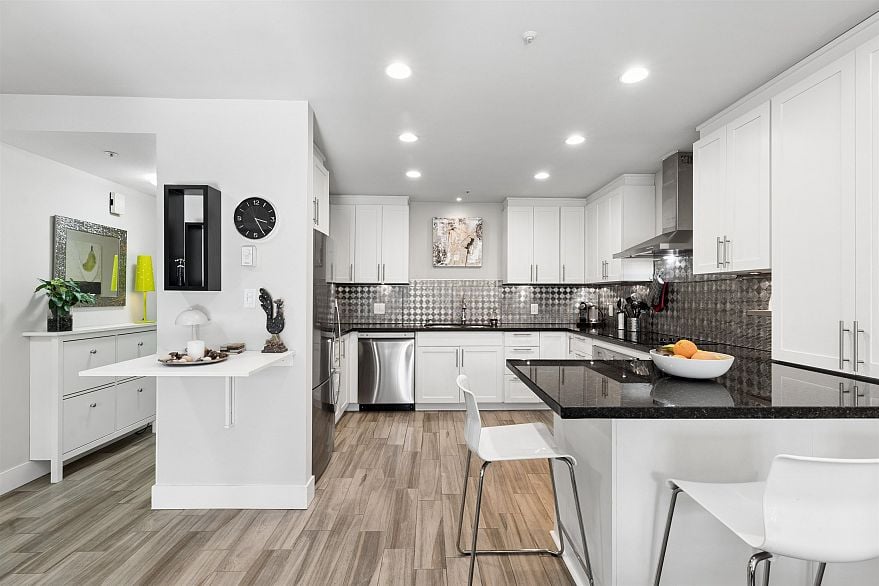 104 293 Smithe Street