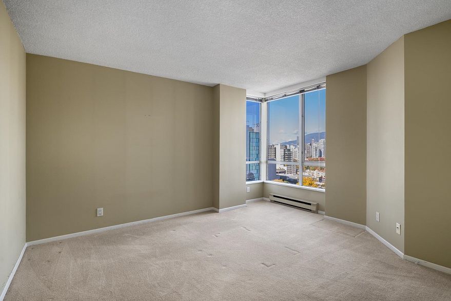 1302 2668 Ash Street