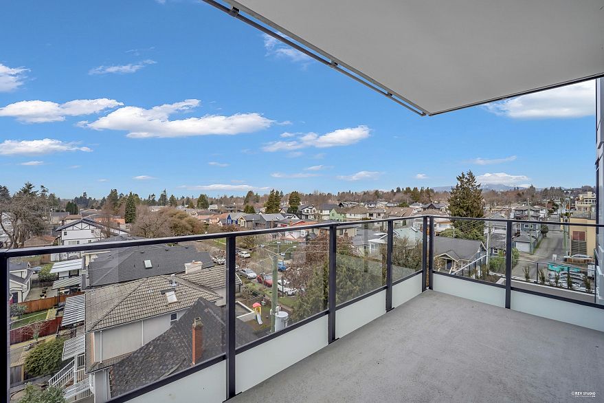 708 8415 Granville Street