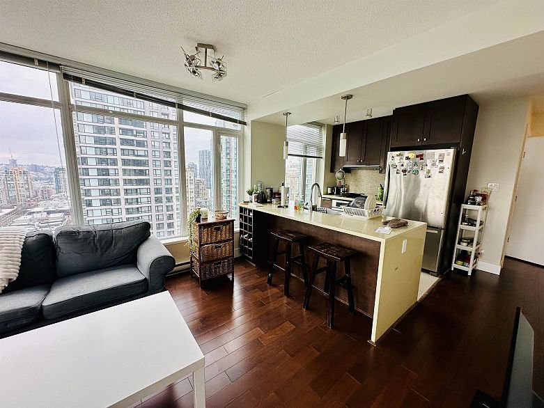 2407 888 Homer Street