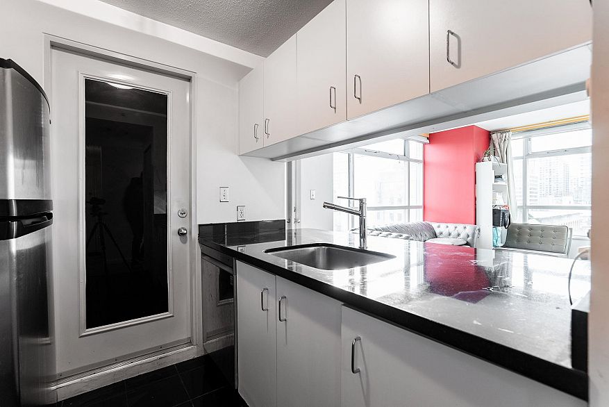 909 438 Seymour Street