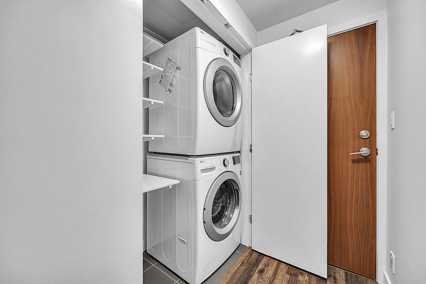 509 251 E 7th Avenue