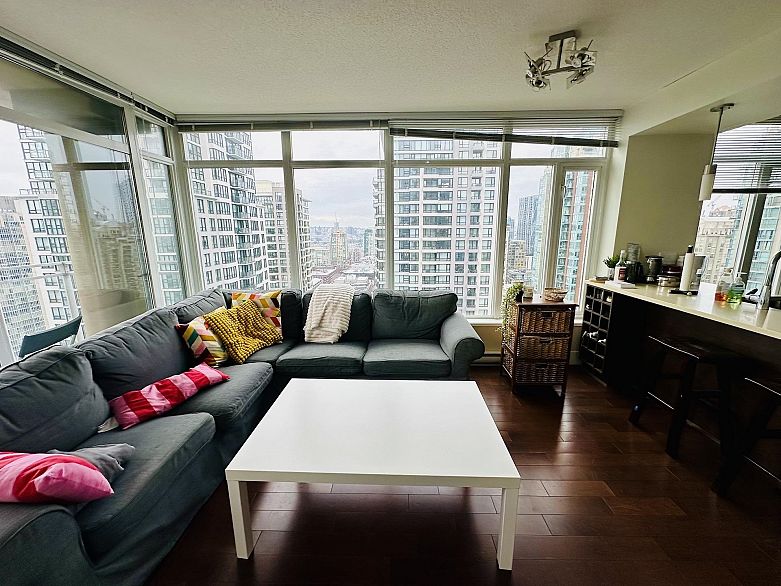 2407 888 Homer Street