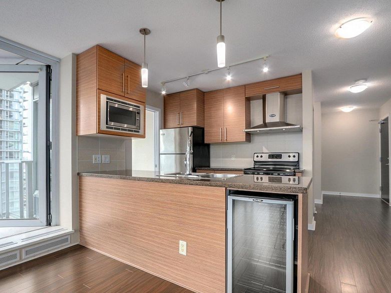 1006 188 Keefer Place