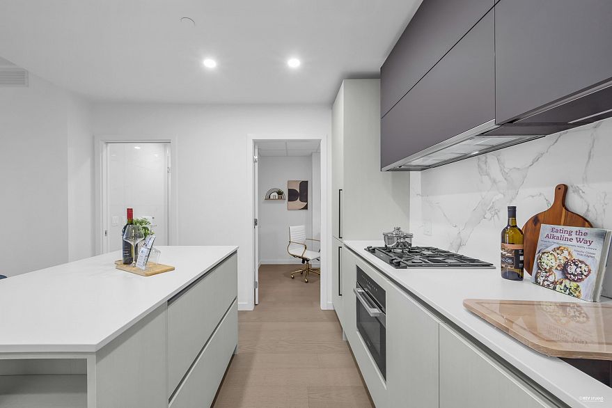 708 8415 Granville Street