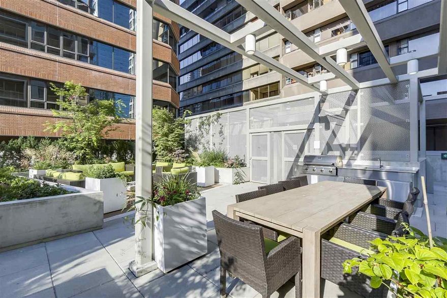 1903 1133 Hornby Street