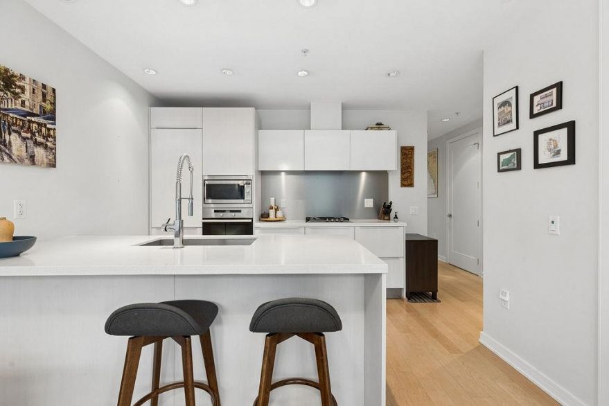 403 181 W 1st Avenue