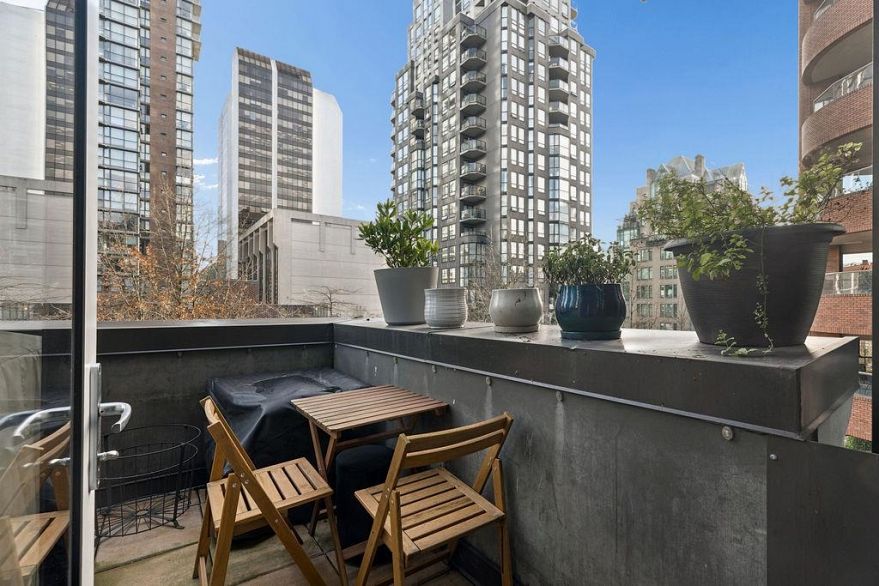 402 1102 Hornby Street