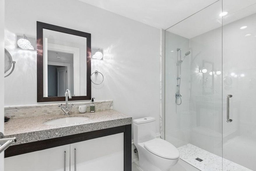 PH2 1102 Hornby Street