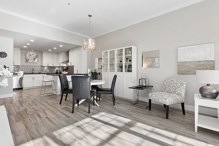 104 293 Smithe Street