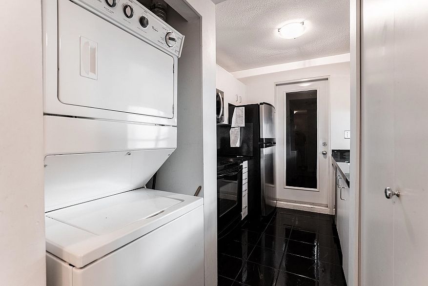 909 438 Seymour Street