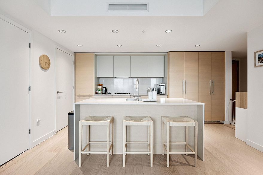 2312 1289 Hornby Street